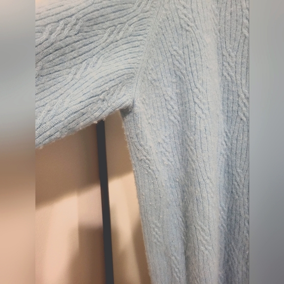 Vintage Baby Blue 100% Cashmere Sweater by Alan Flusser - Picture 7 of 7